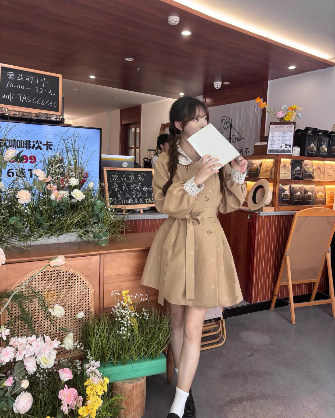 バタフライトレンチコート
